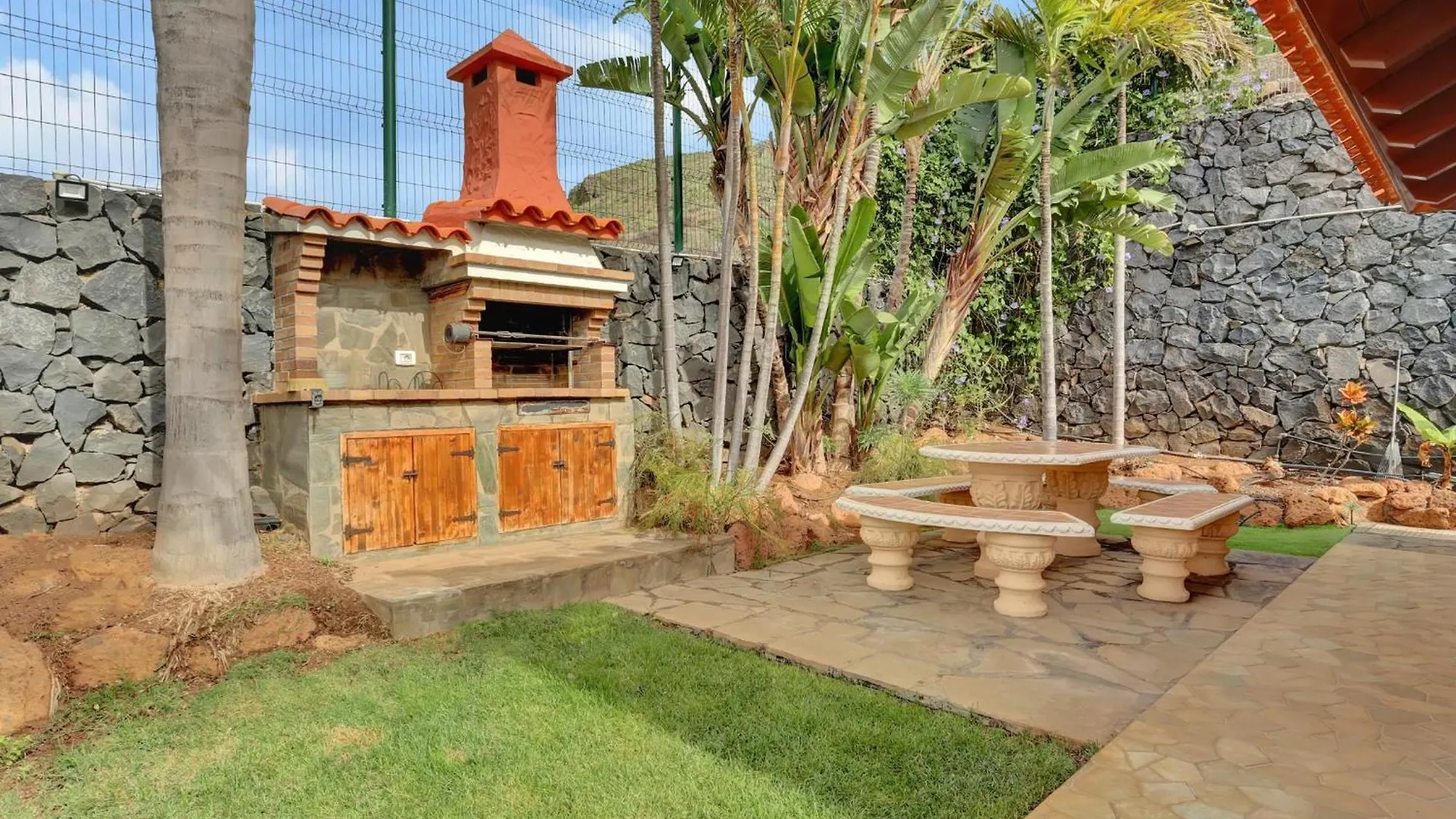 Wooden House With Private Pool Lush Garden Villa La Laguna
