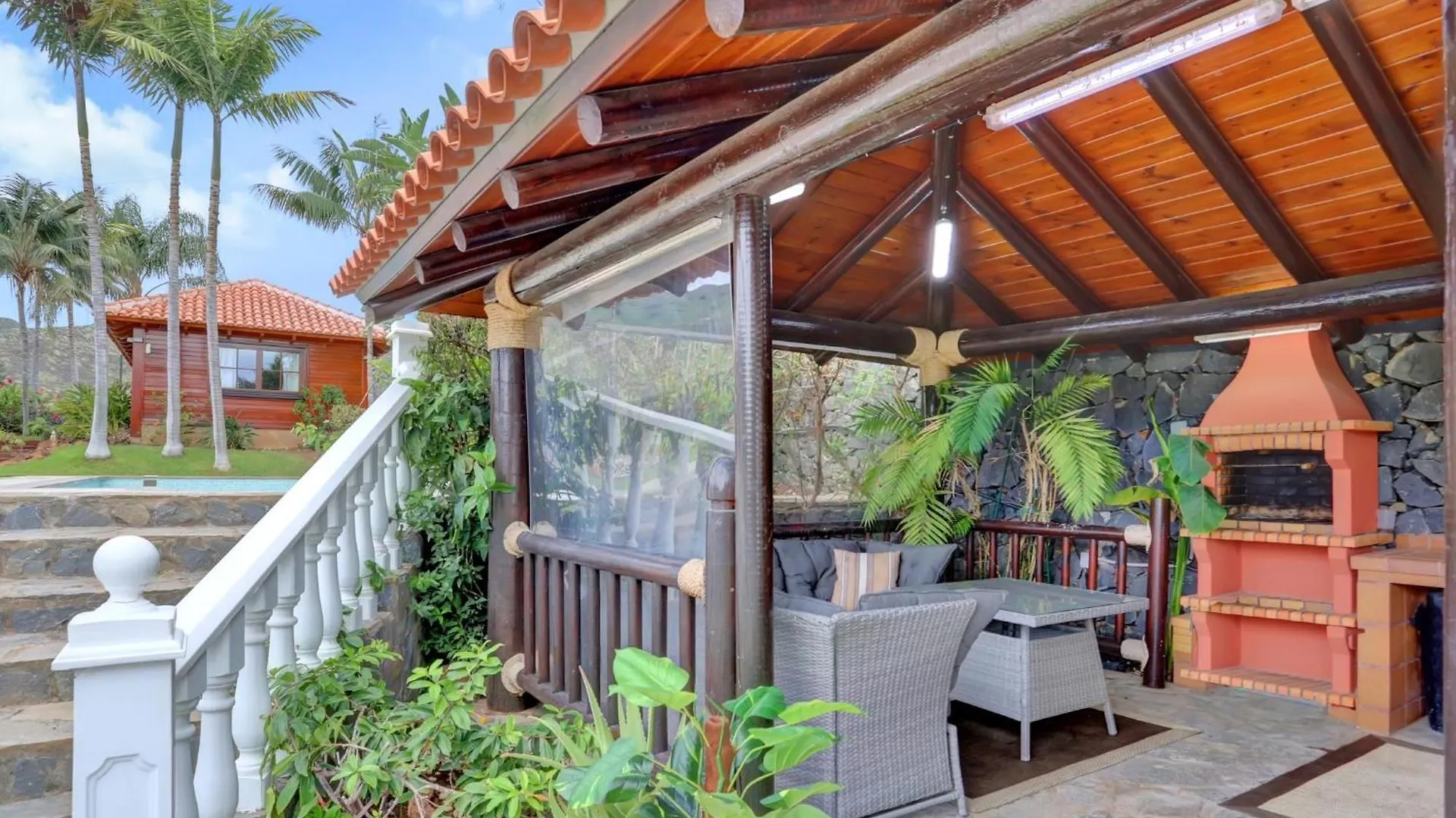 Nyaraló Wooden House With Private Pool Lush Garden Villa La Laguna