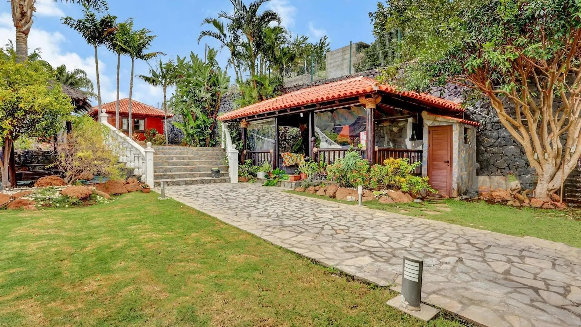 Wooden House With Private Pool Lush Garden Villa La Laguna Spanyolország